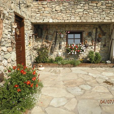 B&B Al Ghiro Villa Lagarina Bagian luar foto