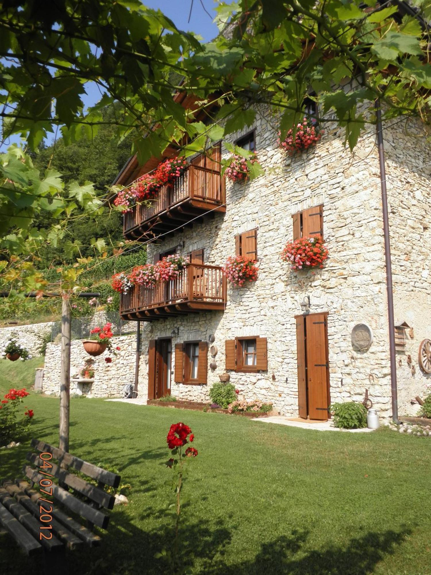 B&B Al Ghiro Villa Lagarina Bagian luar foto